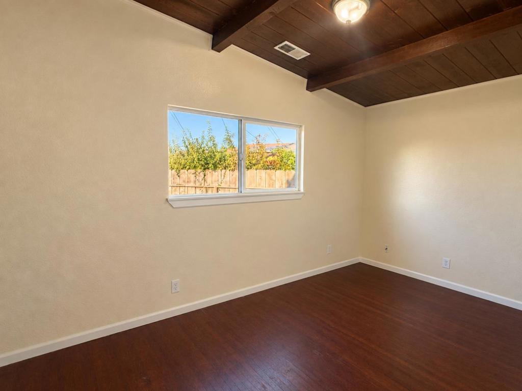 624 John Street Property Photo 16