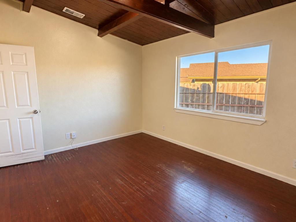 624 John Street Property Photo 20