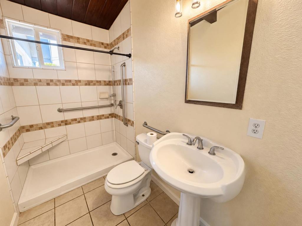 624 John Street Property Photo 22