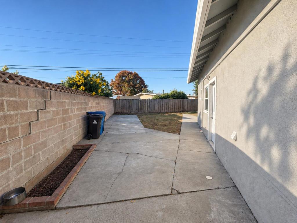 624 John Street Property Photo 24