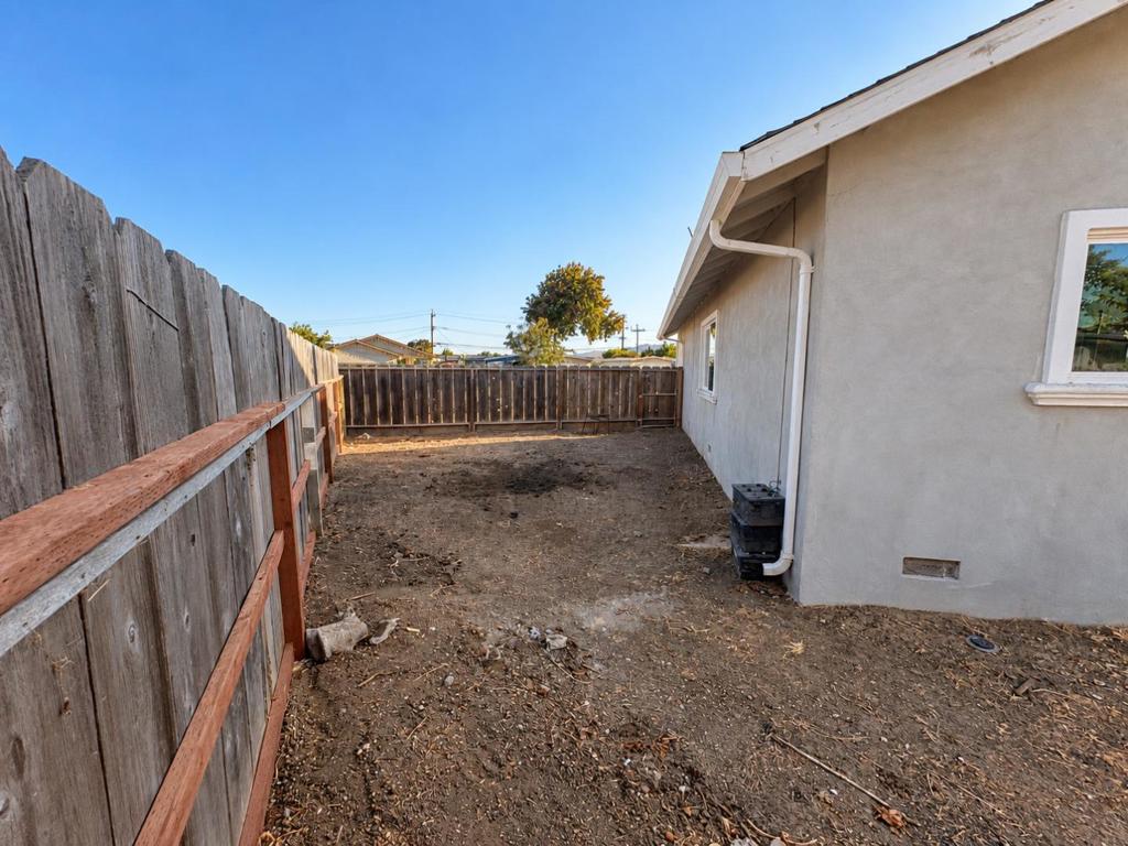 624 John Street Property Photo 27