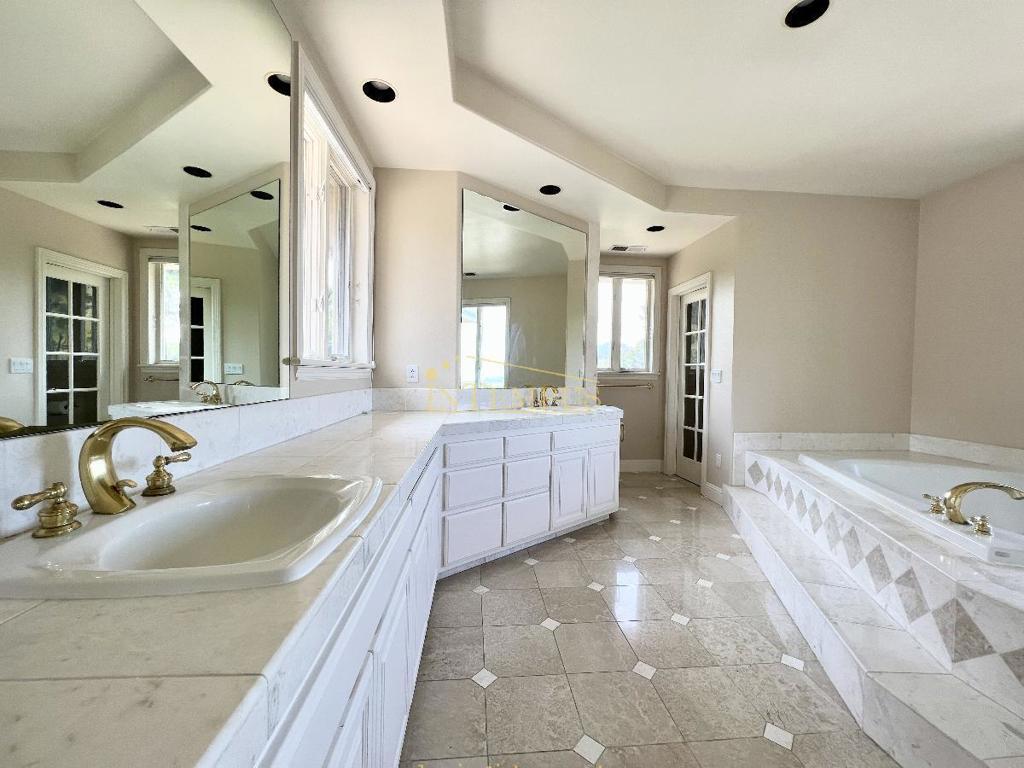 ML82063132 Property Photo 29