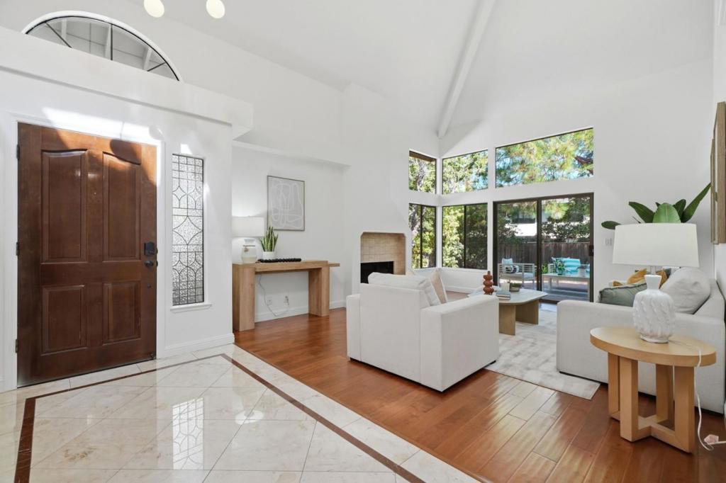 464 Ives Terrace Property Photo 4