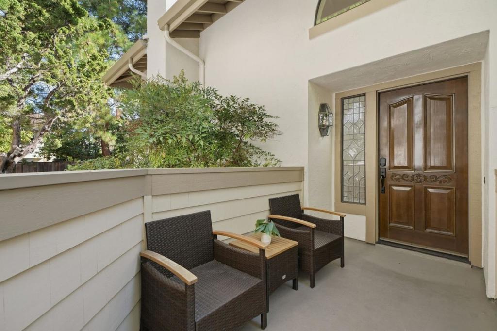 464 Ives Terrace Property Photo 6