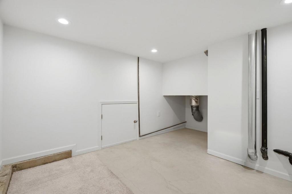 464 Ives Terrace Property Photo 30