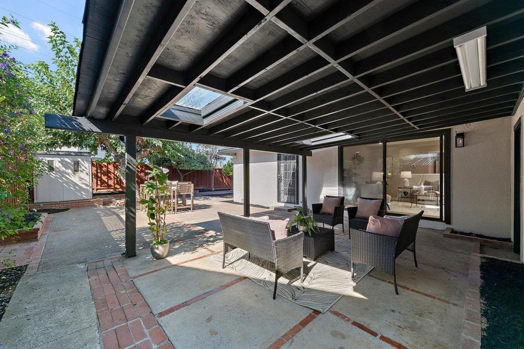 200 Carlester Drive Property Photo 17