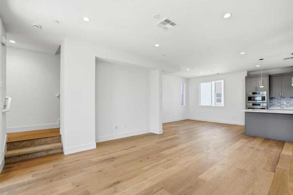 6002 Sunglow Terrace Property Photo 7