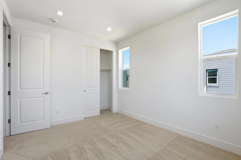 6002 Sunglow Terrace Property Photo 12