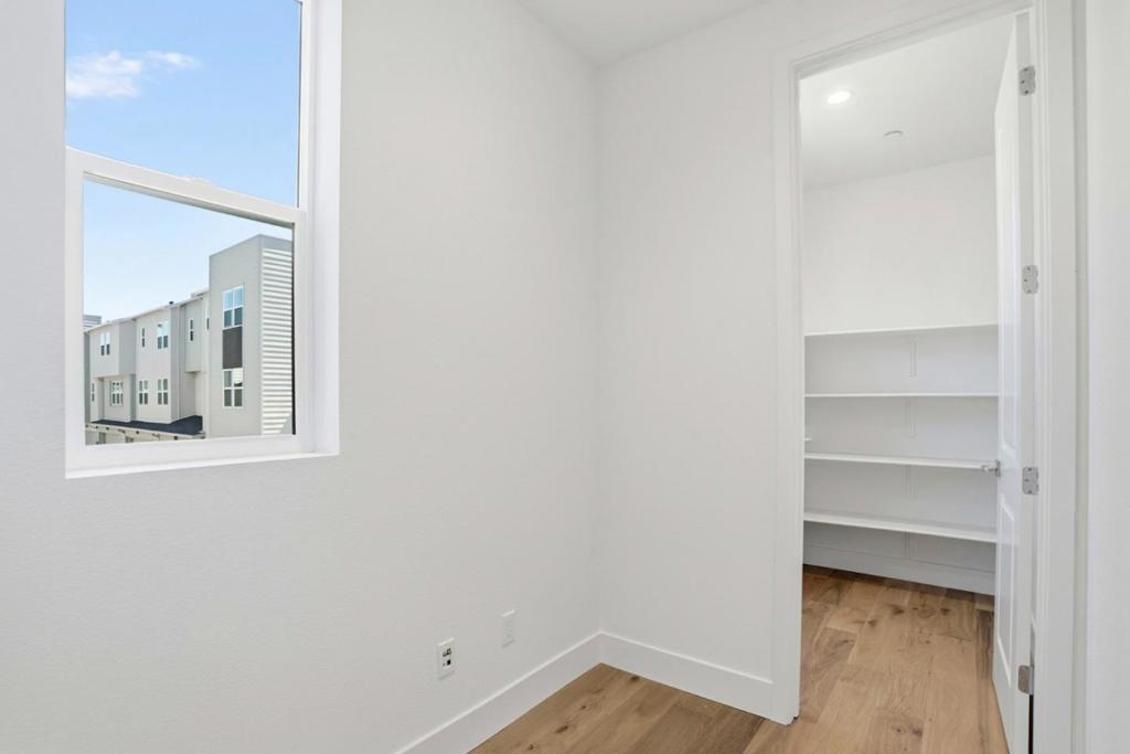 6002 Sunglow Terrace Property Photo 17