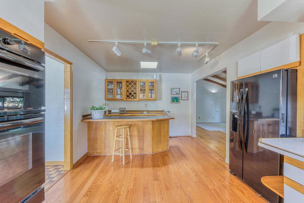 633 Main Street Property Photo 13