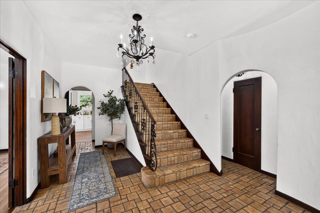 398 Crest Drive Property Photo 30
