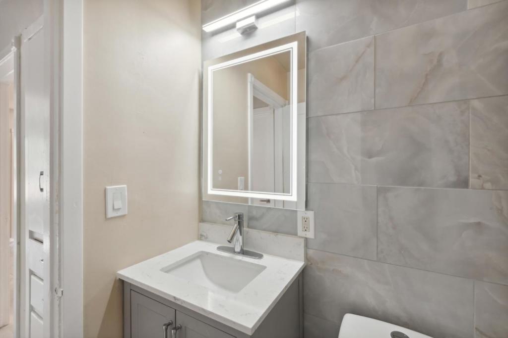1087 Souza Street Property Photo 3