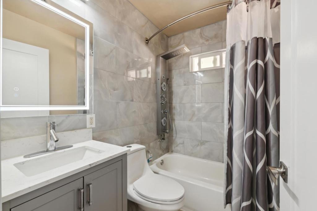 1087 Souza Street Property Photo 4