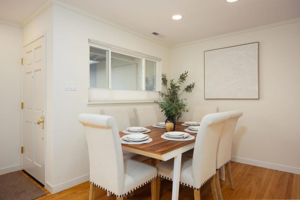 708 Arroyo Leon Drive Property Photo 8
