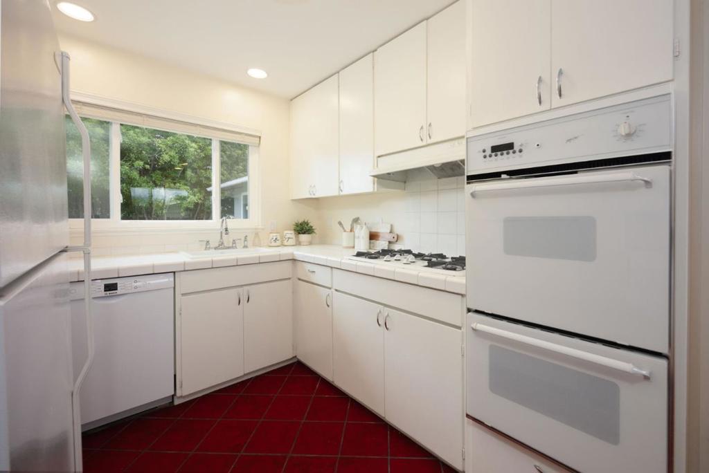 708 Arroyo Leon Drive Property Photo 9