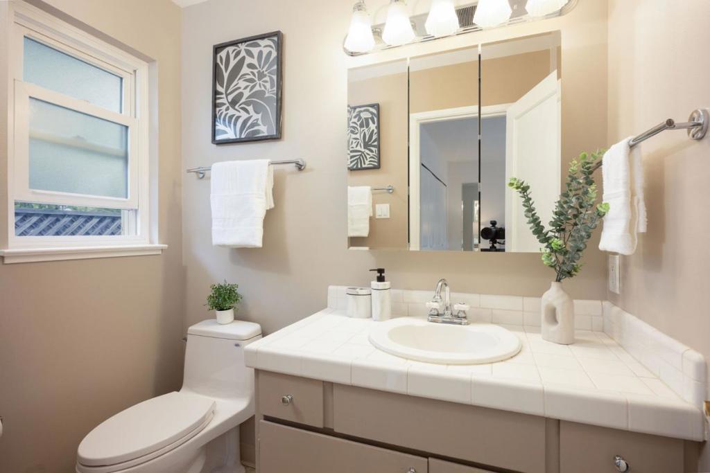 708 Arroyo Leon Drive Property Photo 23