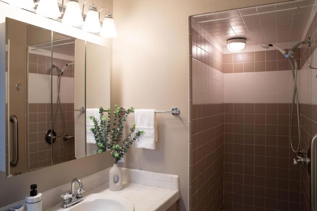 708 Arroyo Leon Drive Property Photo 24
