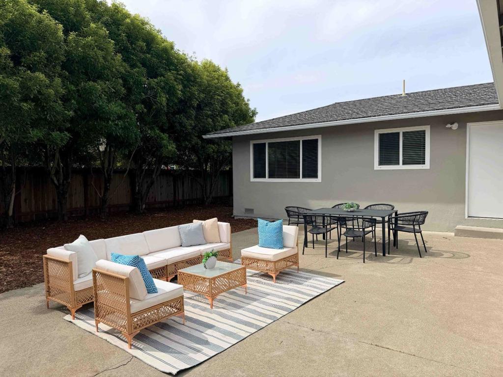 708 Arroyo Leon Drive Property Photo 25