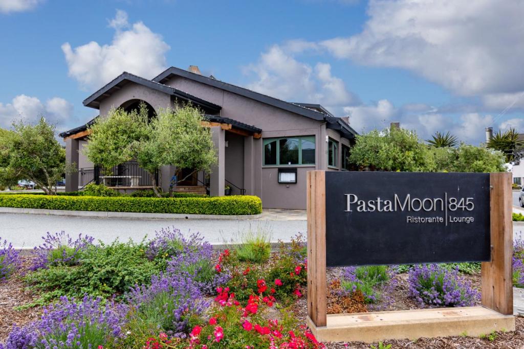 708 Arroyo Leon Drive Property Photo 31
