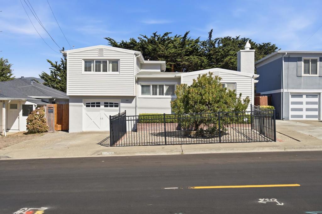 227 Longford Drive Property Photo 1