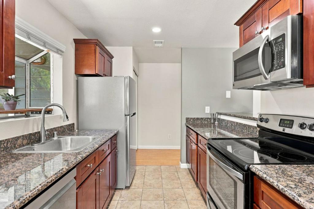 8035 Mountain View Drive A Property Photo 12