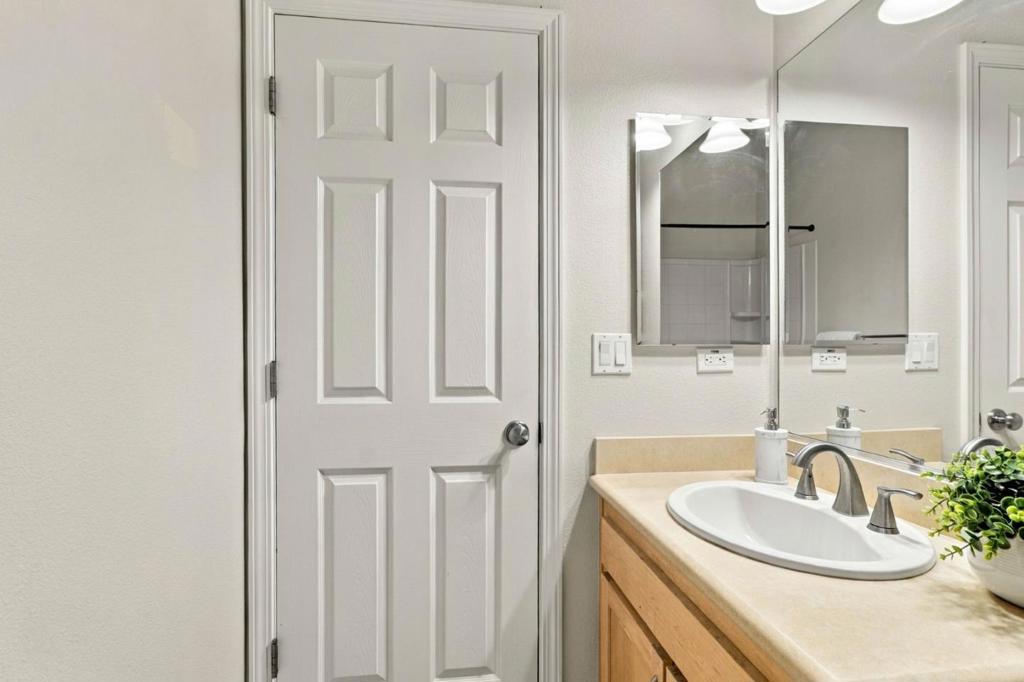 40750 Greystone Terrace Property Photo 24