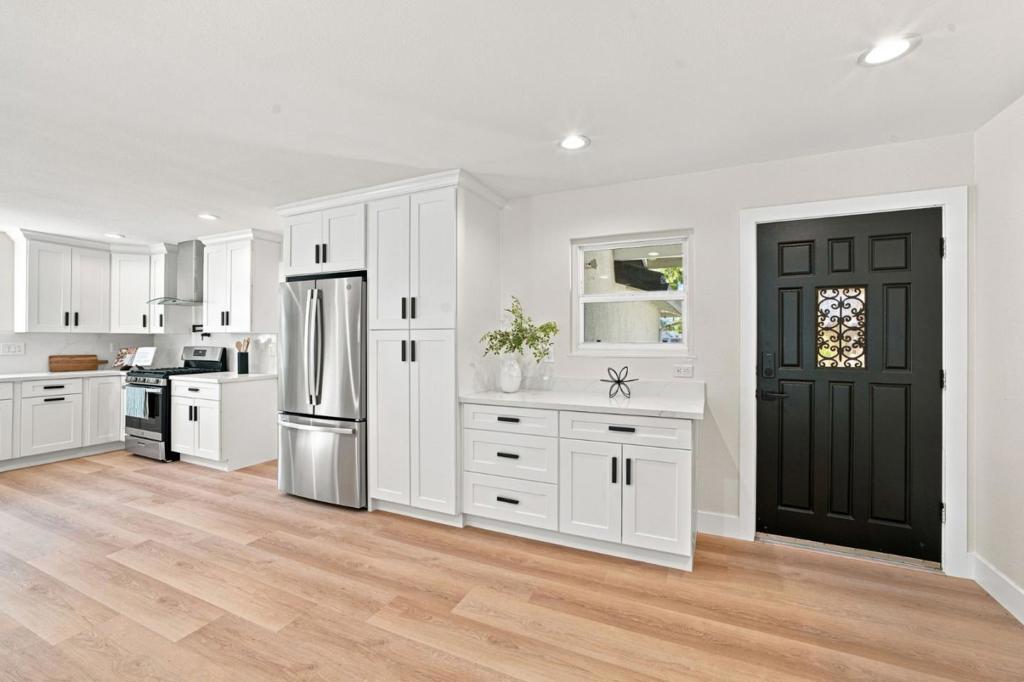 3226 Pentland Court Property Photo 8