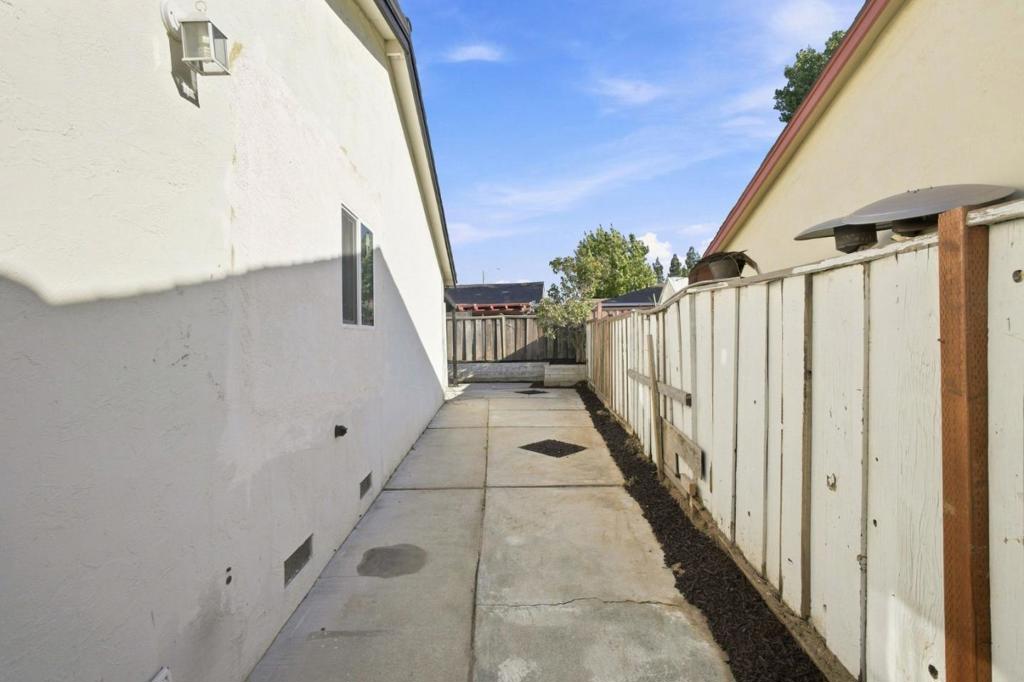 3226 Pentland Court Property Photo 35