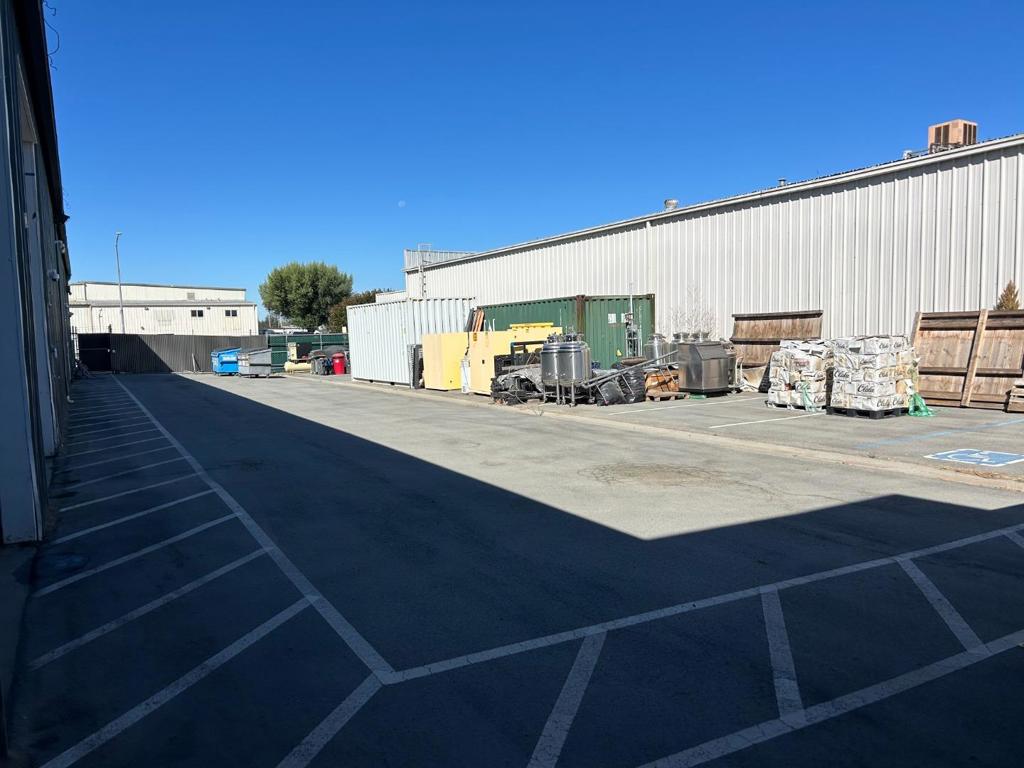 807 Industrial Drive Property Photo 4