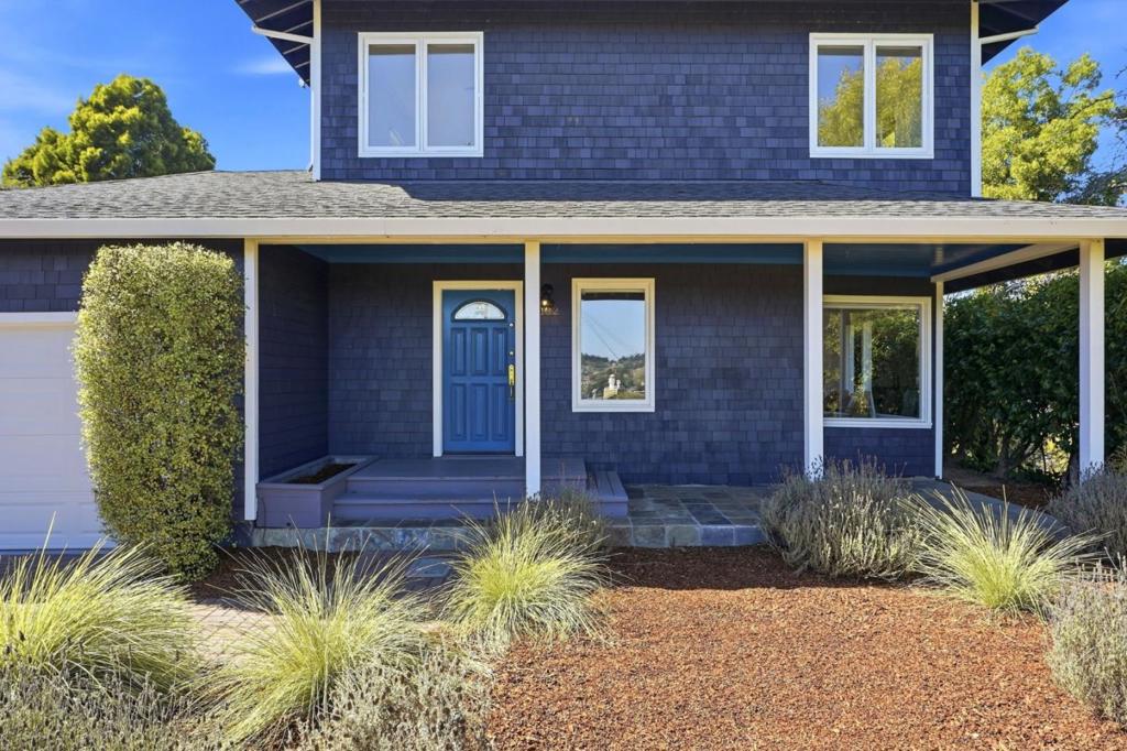 102 Inez Place Property Photo 2