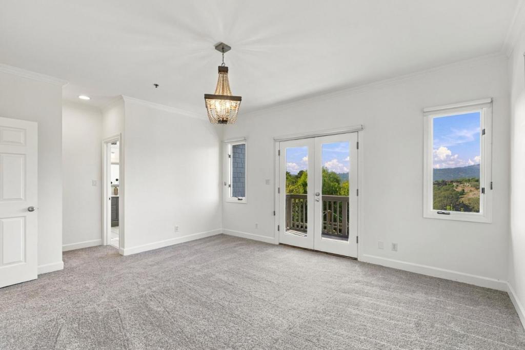 102 Inez Place Property Photo 21