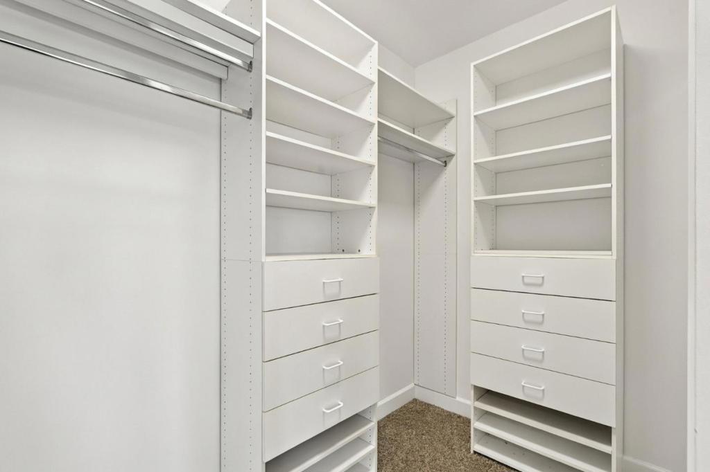 102 Inez Place Property Photo 23