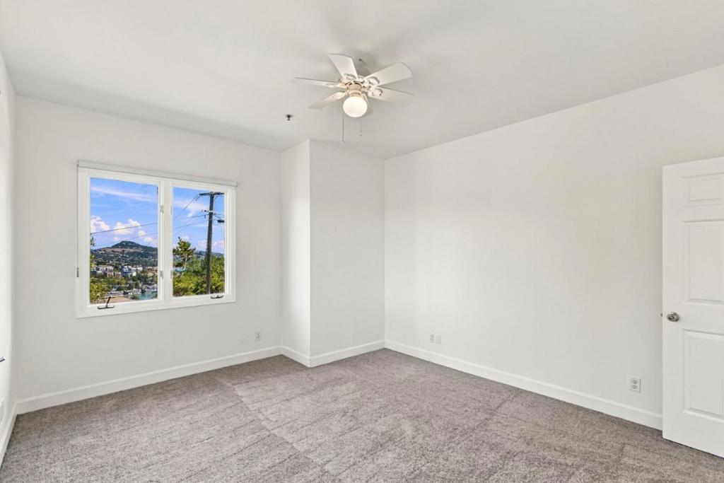 102 Inez Place Property Photo 27