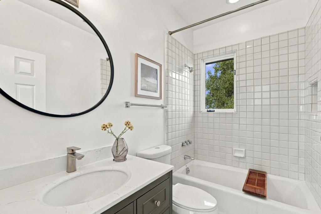 102 Inez Place Property Photo 28