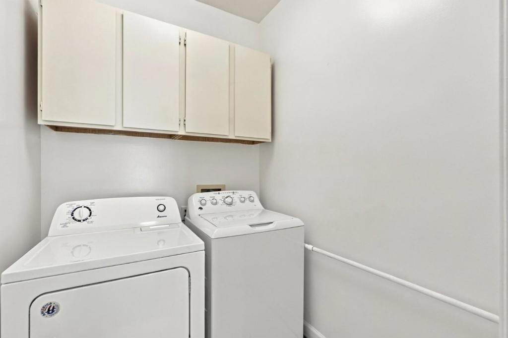 102 Inez Place Property Photo 29