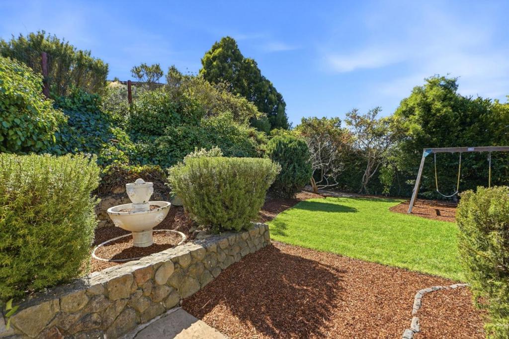 102 Inez Place Property Photo 32