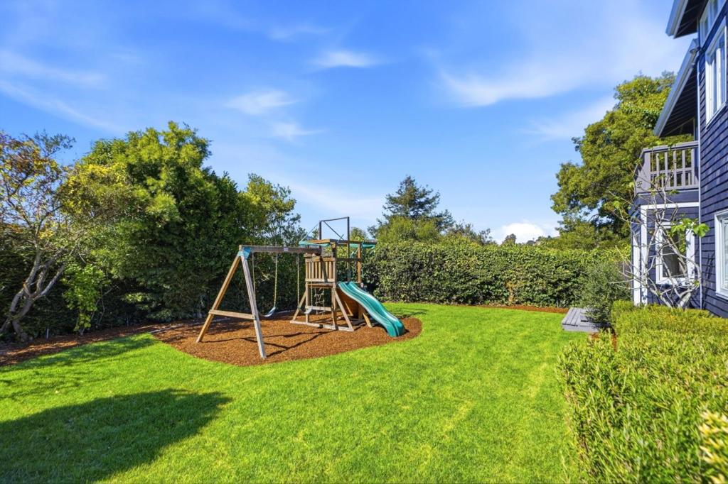 102 Inez Place Property Photo 33