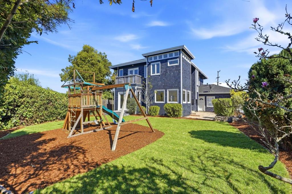 102 Inez Place Property Photo 34