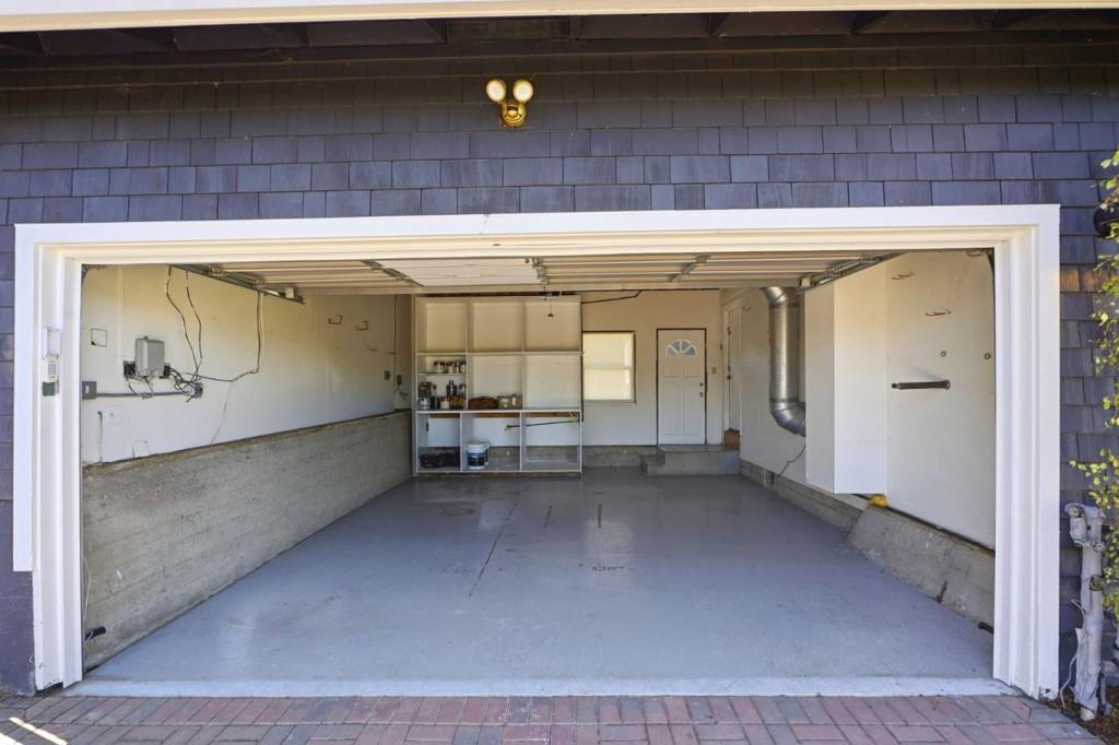 102 Inez Place Property Photo 37