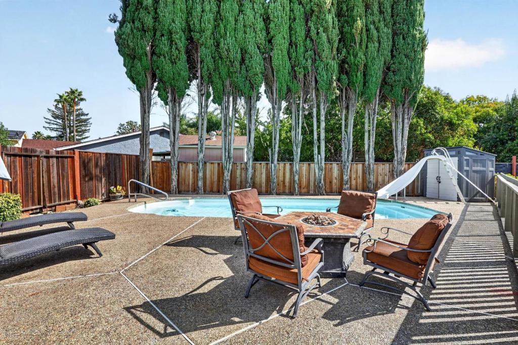 6635 Angela Court Property Photo 27