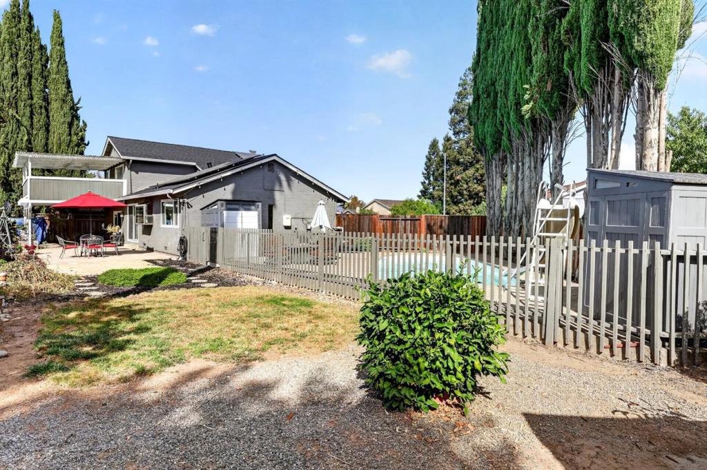 6635 Angela Court Property Photo 28