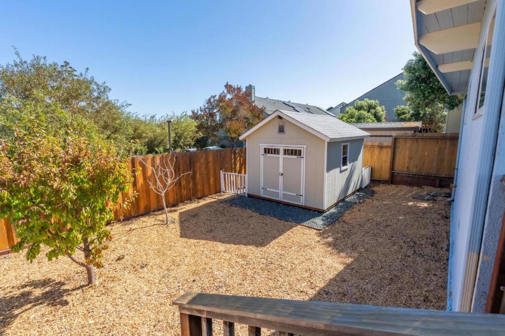 553 English Avenue Property Photo 22