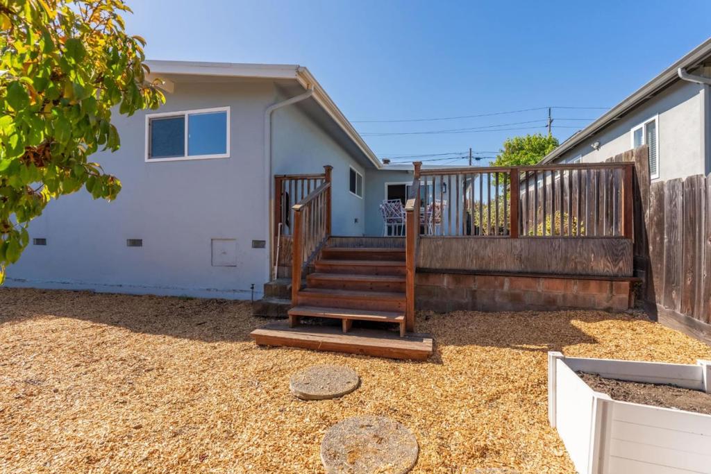 553 English Avenue Property Photo 23