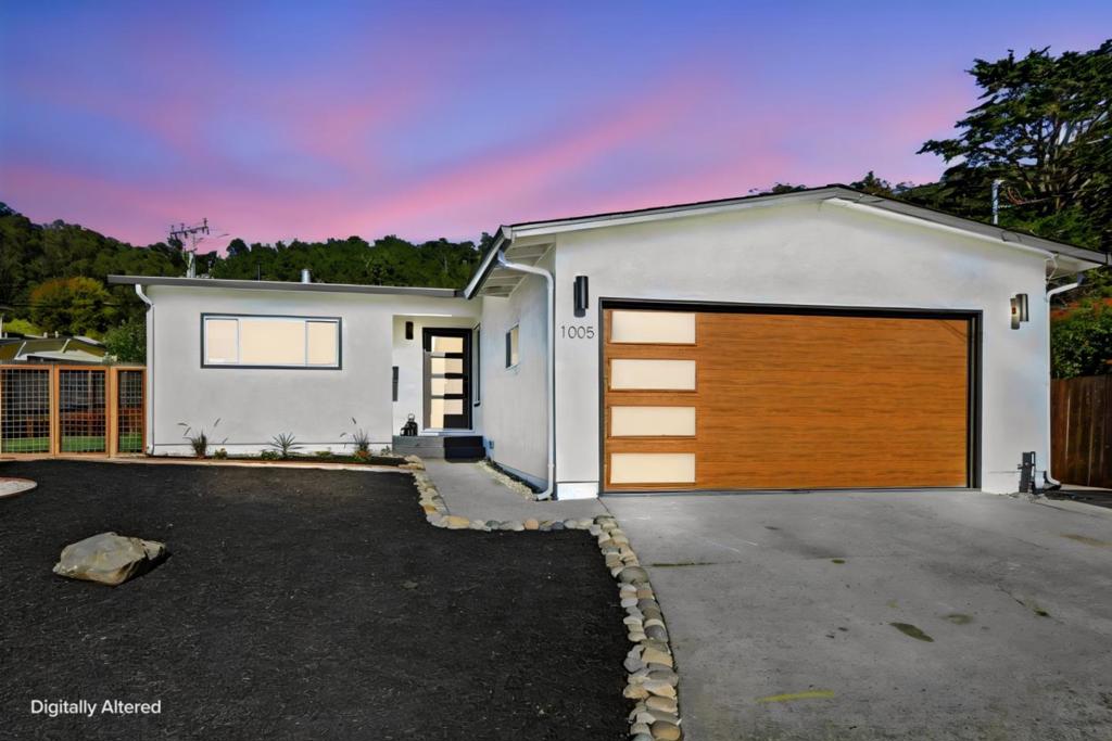 1005 Granada Drive Property Photo 1
