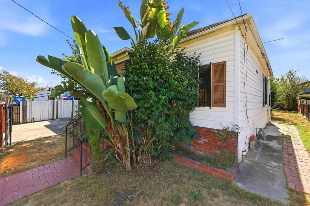 5619 Harmon Avenue Property Photo 7
