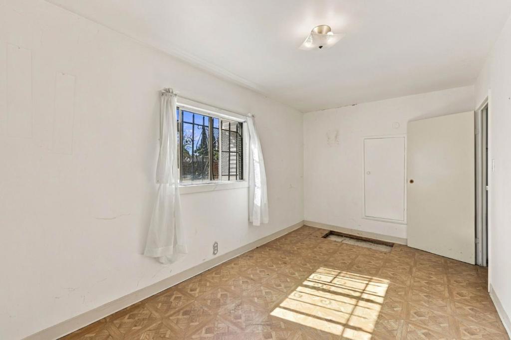 5619 Harmon Avenue Property Photo 24