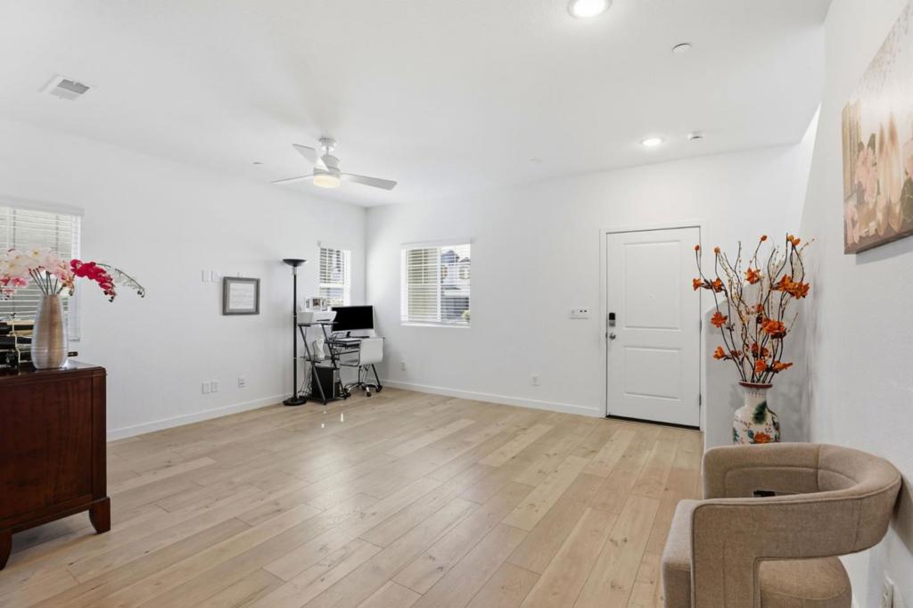 12185 Coal Creek Way Property Photo 3
