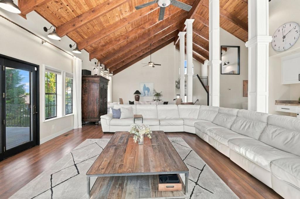 881 Sunkist Court Property Photo 15