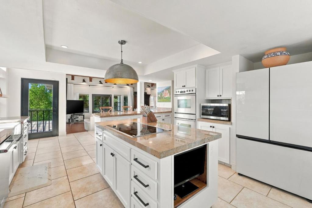 881 Sunkist Court Property Photo 24
