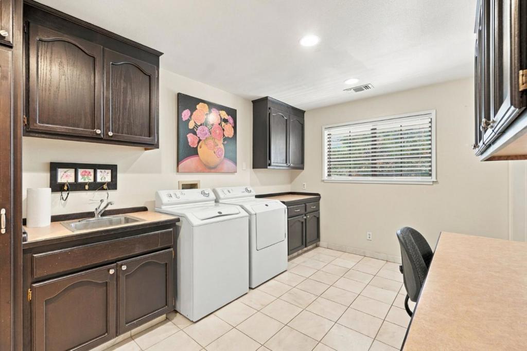 881 Sunkist Court Property Photo 79